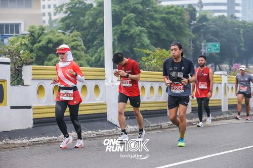 Race photo from ONE RUN 10 K