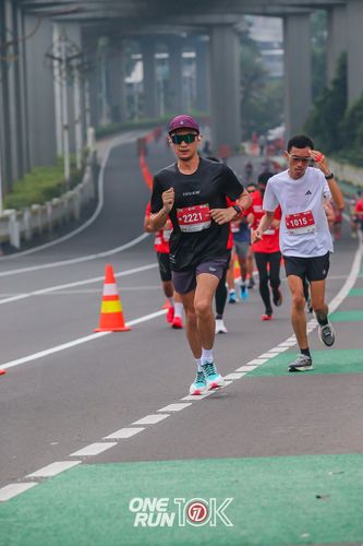 Race photo from ONE RUN 10K 2025