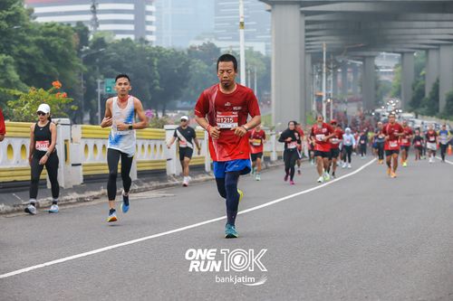 Race photo from ONE RUN 10 K