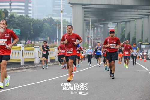 Race photo from ONE RUN 10 K