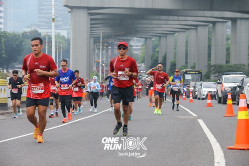 Race photo from ONE RUN 10 K