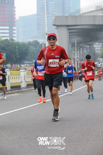 Race photo from ONE RUN 10 K