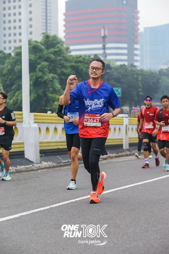 Race photo from ONE RUN 10 K