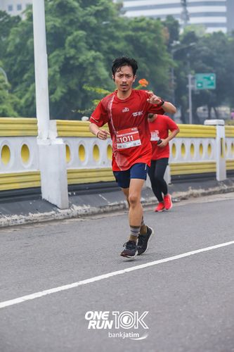 Race photo from ONE RUN 10 K
