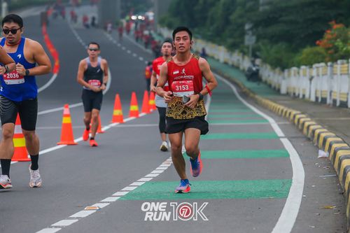 Race photo from ONE RUN 10K 2025