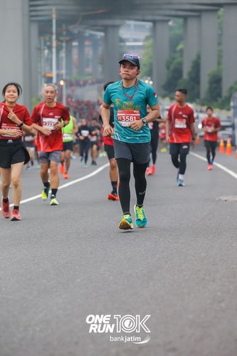Race photo from ONE RUN 10 K