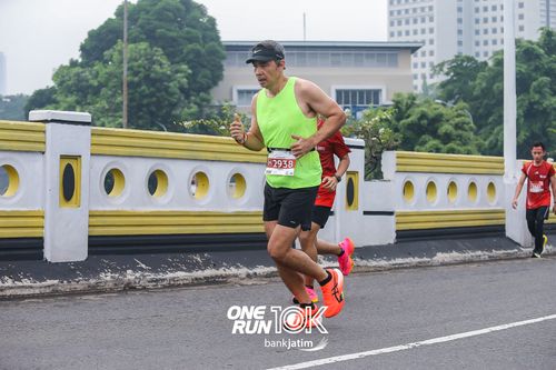 Race photo from ONE RUN 10 K