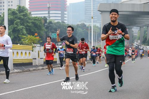 Race photo from ONE RUN 10 K