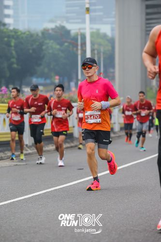 Race photo from ONE RUN 10 K