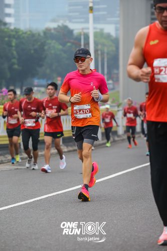 Race photo from ONE RUN 10 K