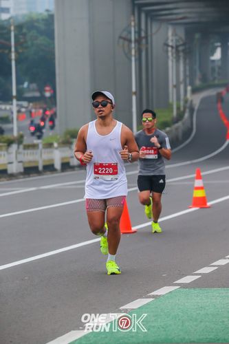 Race photo from ONE RUN 10K 2025