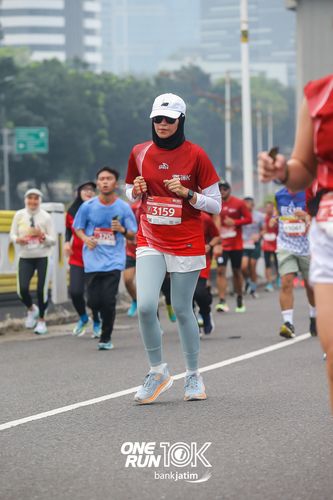 Race photo from ONE RUN 10 K