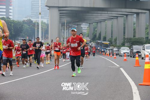 Race photo from ONE RUN 10 K