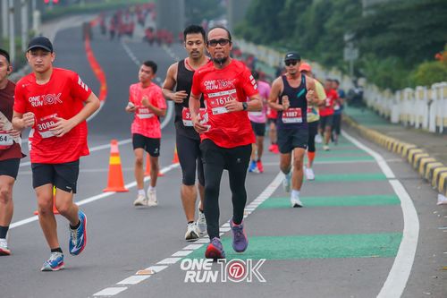 Race photo from ONE RUN 10K 2025