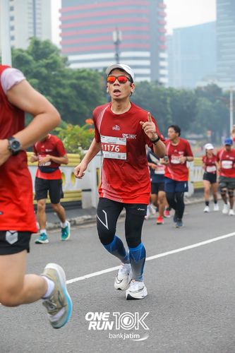 Race photo from ONE RUN 10 K