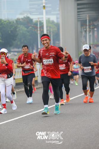 Race photo from ONE RUN 10 K