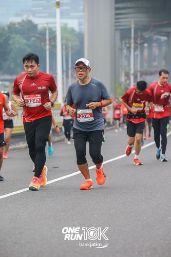 Race photo from ONE RUN 10 K