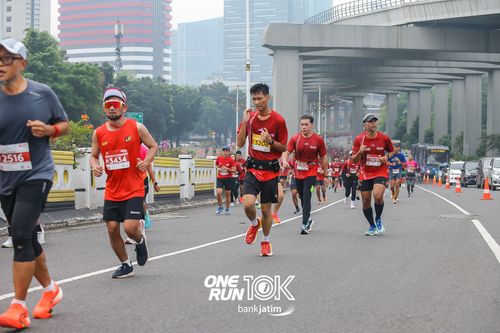 Race photo from ONE RUN 10 K