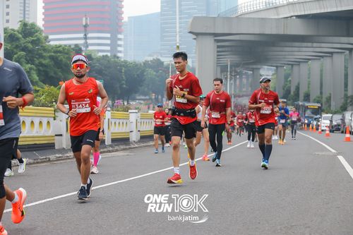 Race photo from ONE RUN 10 K