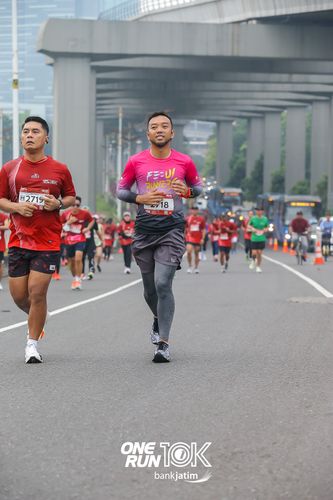 Race photo from ONE RUN 10 K
