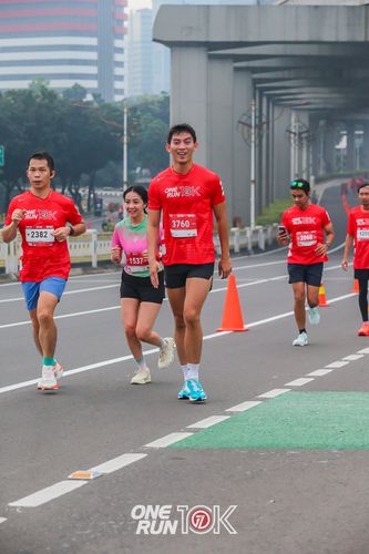 Race photo from ONE RUN 10K 2025