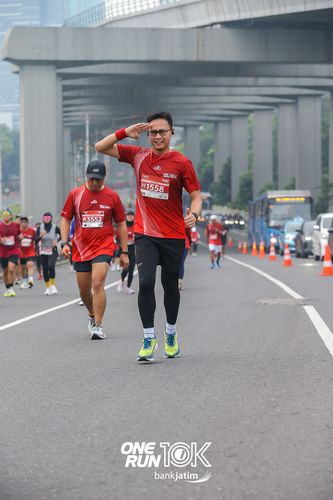 Race photo from ONE RUN 10 K