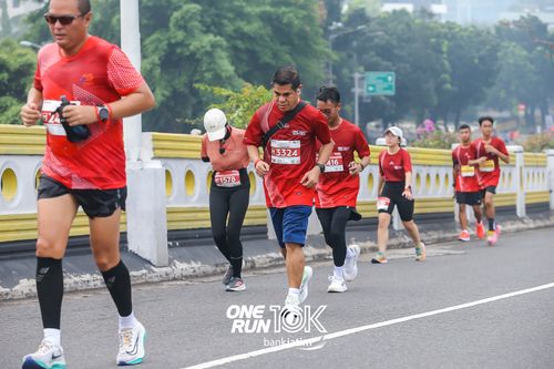 Race photo from ONE RUN 10 K