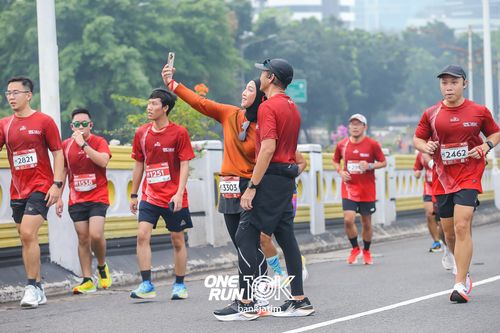 Race photo from ONE RUN 10 K
