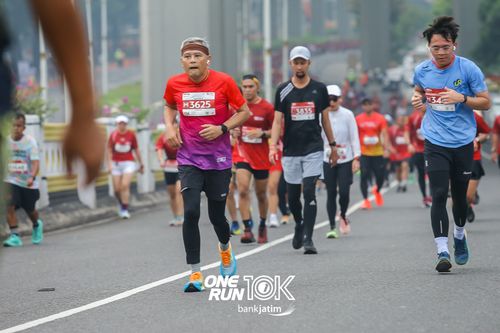Race photo from ONE RUN 10 K