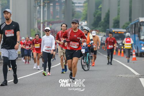 Race photo from ONE RUN 10 K