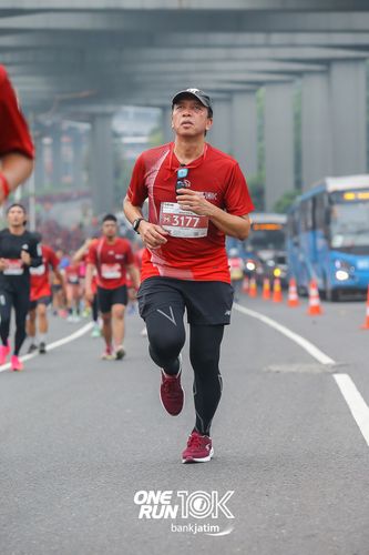 Race photo from ONE RUN 10 K