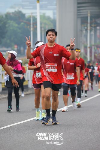 Race photo from ONE RUN 10 K