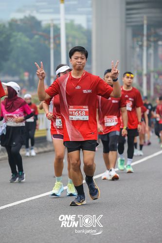Race photo from ONE RUN 10 K