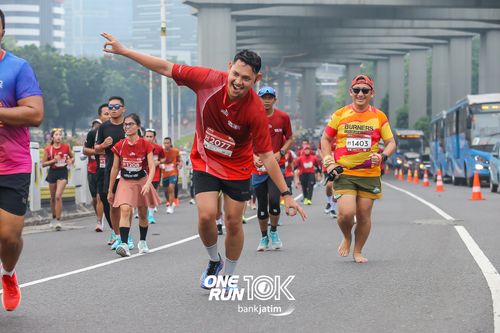 Race photo from ONE RUN 10 K