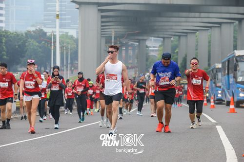 Race photo from ONE RUN 10 K