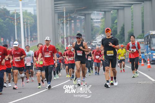 Race photo from ONE RUN 10 K