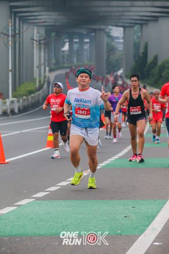 Race photo from ONE RUN 10K 2025