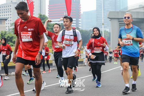 Race photo from ONE RUN 10 K