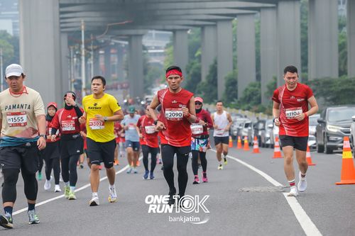 Race photo from ONE RUN 10 K