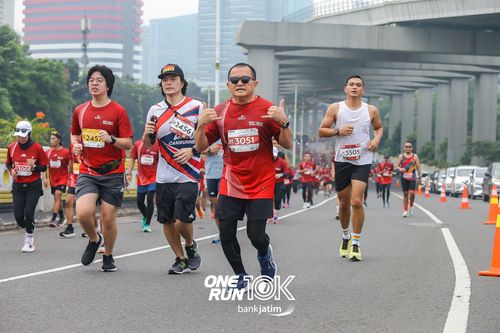 Race photo from ONE RUN 10 K