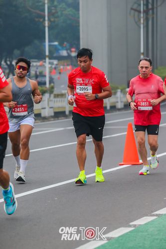 Race photo from ONE RUN 10K 2025