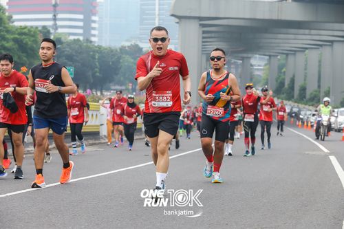 Race photo from ONE RUN 10 K