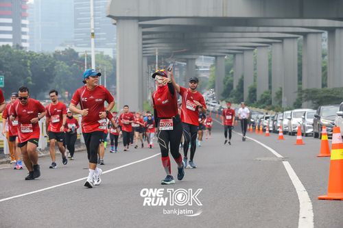 Race photo from ONE RUN 10 K