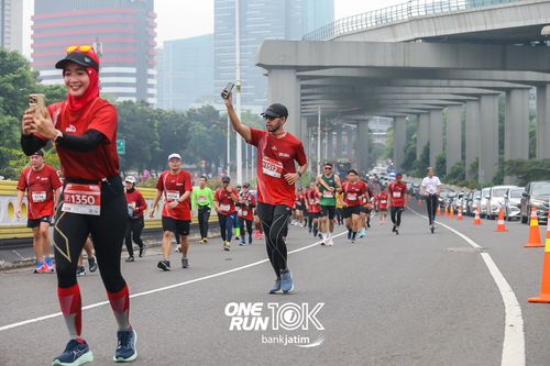 Race photo from ONE RUN 10 K