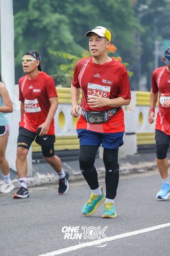 Race photo from ONE RUN 10 K
