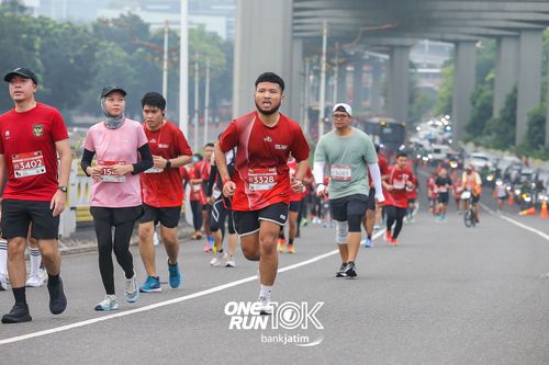 Race photo from ONE RUN 10 K