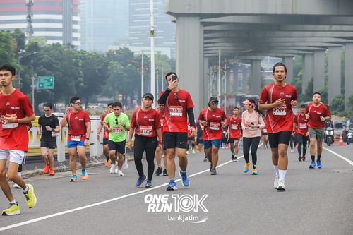 Race photo from ONE RUN 10 K