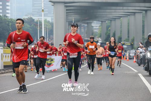 Race photo from ONE RUN 10 K