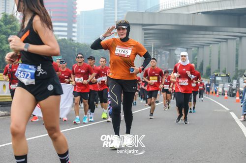 Race photo from ONE RUN 10 K