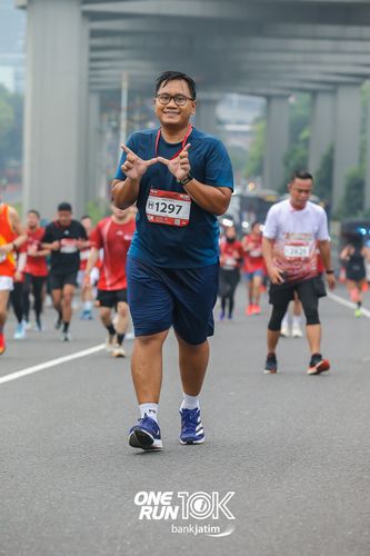 Race photo from ONE RUN 10 K